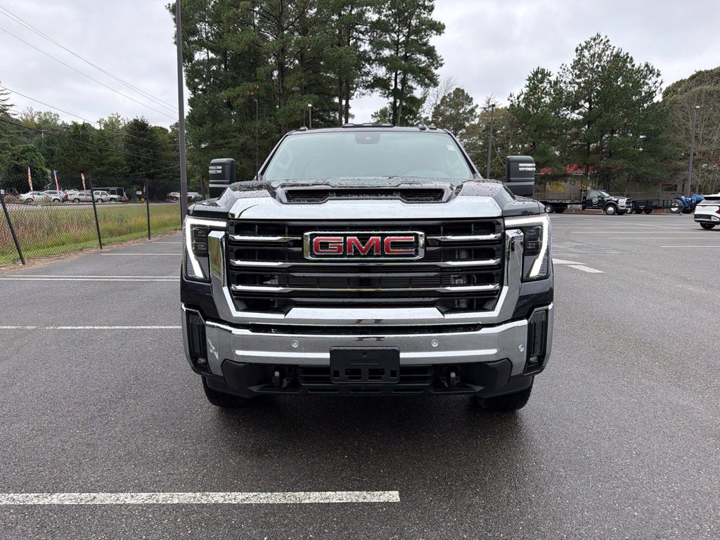 Used 2025 GMC Sierra 2500 SLE AWD/4WD image 3