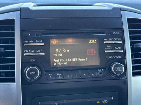 Used 2014 Nissan Frontier SV image 17