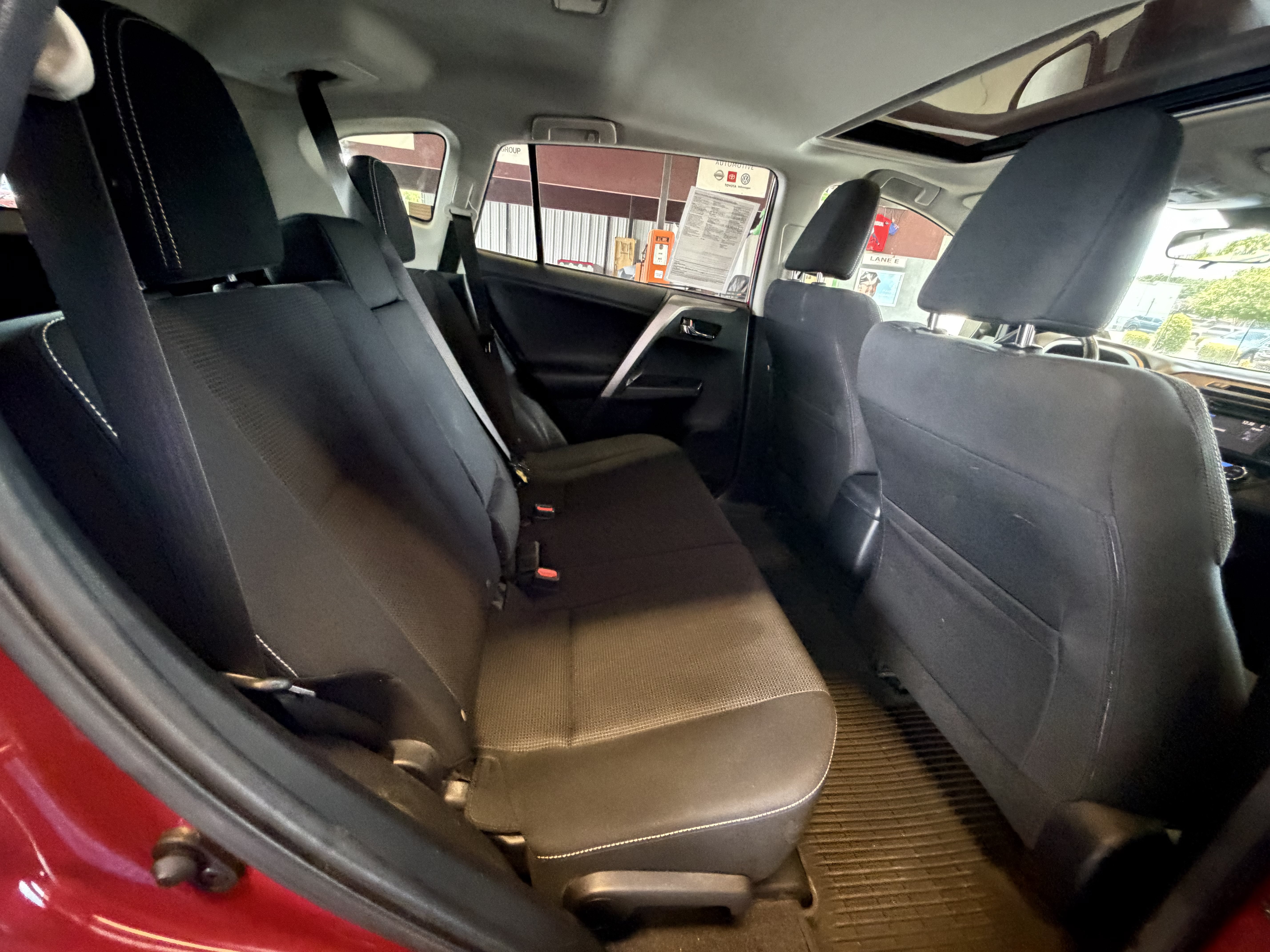 Used 2017 Toyota RAV4 XLE w/ Carpet Mat Package AWD/4WD image 15