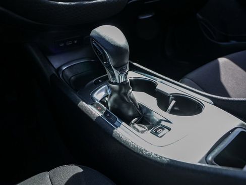 Used 2024 Chevrolet Malibu LT image 31