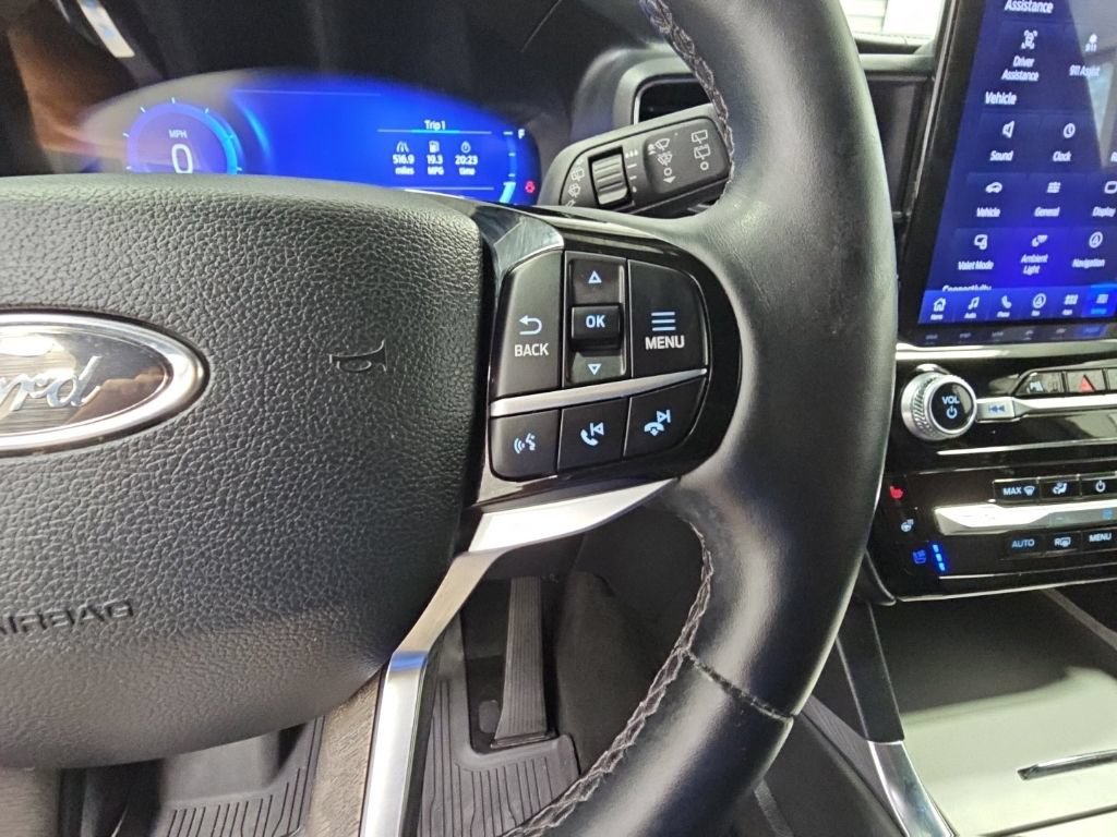 Used 2023 Ford Explorer Platinum w/ Technology Package AWD/4WD image 28