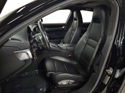 Used 2013 Porsche Panamera GTS image 13