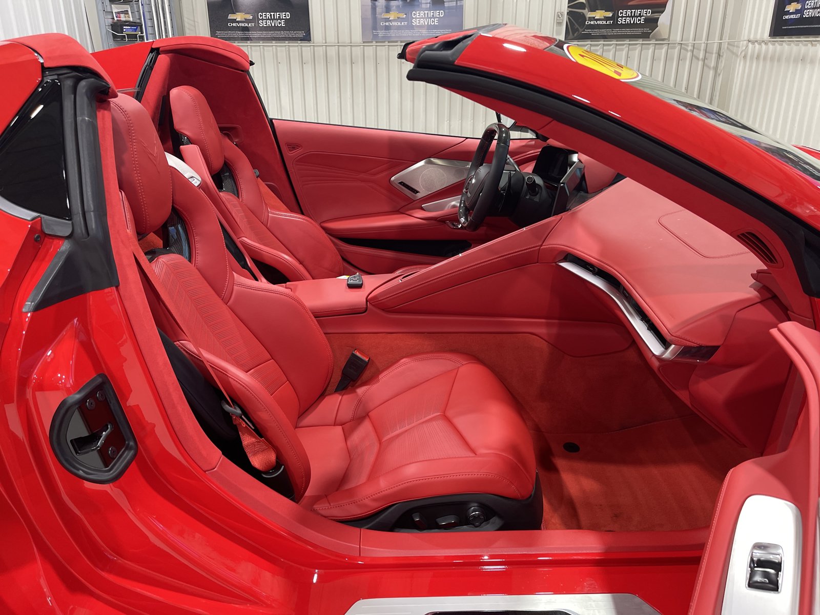 Used 2025 Chevrolet Corvette Z06 RWD image 13