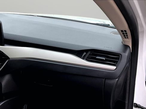 Used 2020 Ford Escape SE Sport image 21