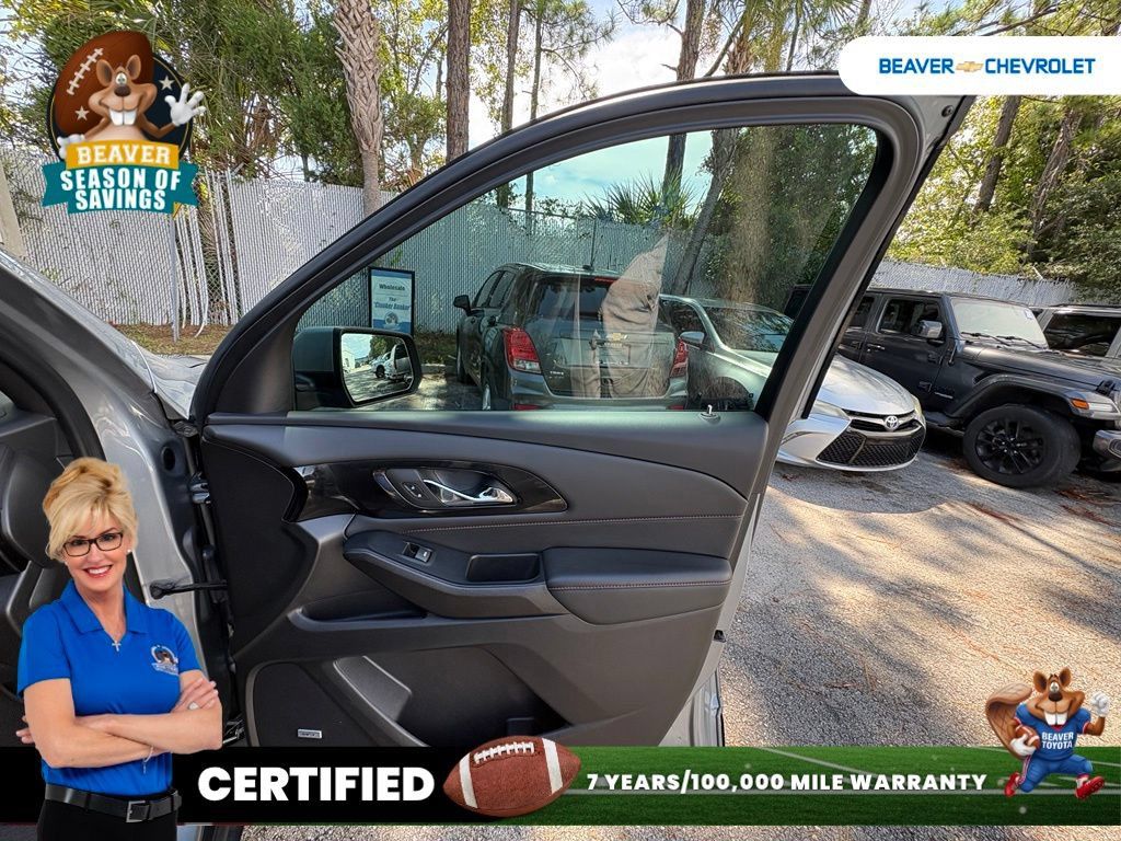 Used 2023 Chevrolet Traverse RS AWD/4WD image 36