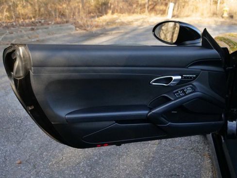 Used 2018 Porsche 718 Boxster S image 30