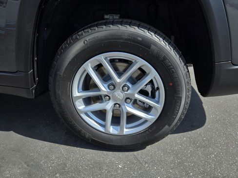 New 2026 Jeep Grand Cherokee L 2WD image 38