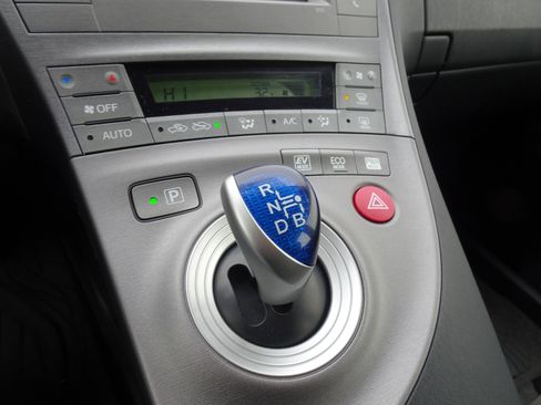 Used 2013 Toyota Prius Two image 17