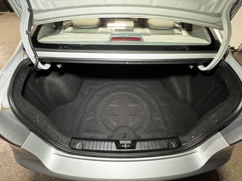 Used 2010 Hyundai Elantra GLS FWD image 13