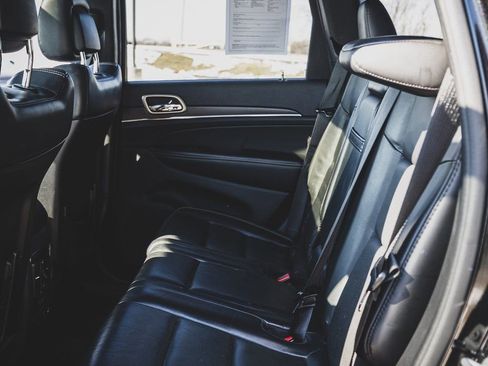 Used 2015 Jeep Grand Cherokee Limited w/ Luxury Group II image 14