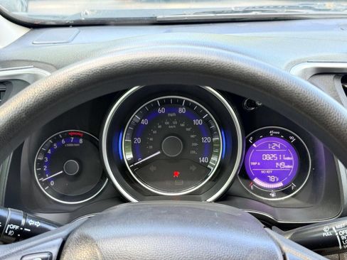 Used 2015 Honda Fit EX image 34