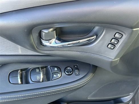 Used 2020 Nissan Murano SL image 16