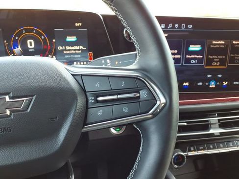 Used 2025 Chevrolet Traverse Z71 AWD/4WD image 30