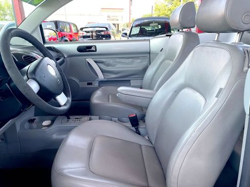 Used 2007 Volkswagen Beetle Convertible w/ Package 1 FWD image 16