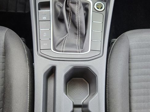 Certified 2025 Volkswagen Jetta S image 23