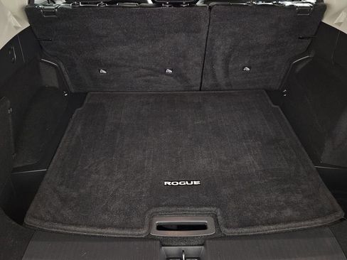 Used 2022 Nissan Rogue SV w/ SV Premium Package image 30