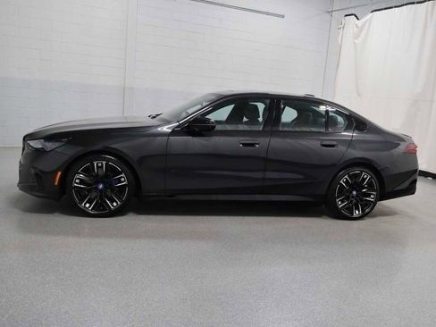 Used 2025 BMW i5 M60 w/ Premium Package AWD/4WD image 2