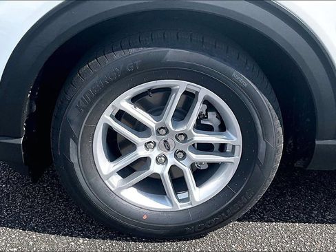 New 2027 Ford Explorer Active w/ Active Comfort Package RWD image 12