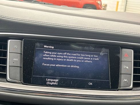 Used 2022 Buick Enclave Premium image 11