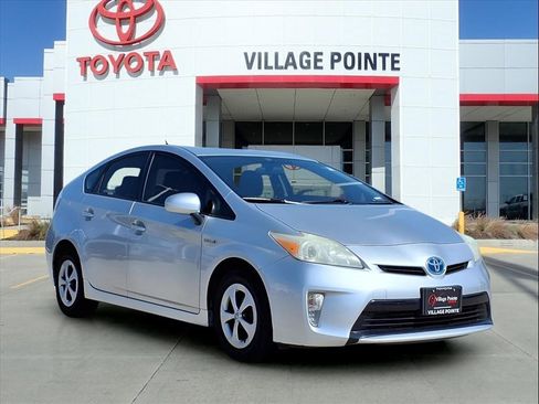 Used 2013 Toyota Prius Two image 9