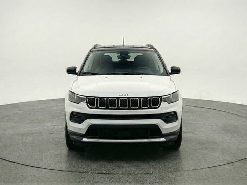 Used 2025 Jeep Compass Limited image 2