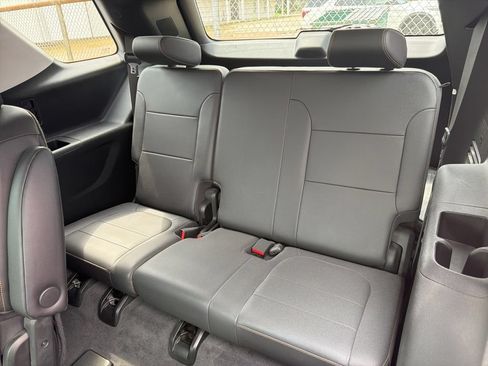 Used 2021 Chevrolet Traverse Premier w/ LPO, Floor Liner Package FWD image 40