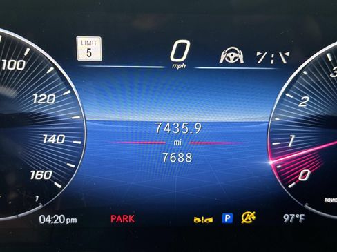 Used 2025 Mercedes-Benz GLS 580 4MATIC image 27