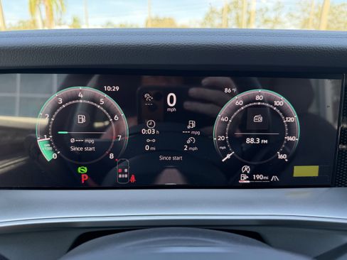 New 2026 Volkswagen Tiguan SE image 31