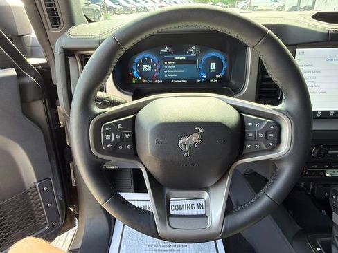 Used 2025 Ford Bronco Outer Banks AWD/4WD image 38