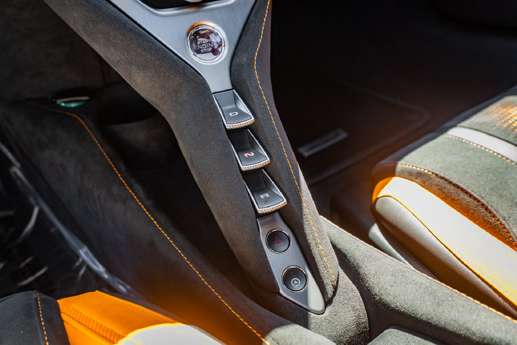 Used 2024 McLaren 750S RWD image 25