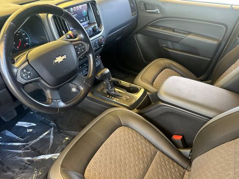 Used 2016 Chevrolet Colorado Z71 w/ Z71 Midnight Edition AWD/4WD image 11