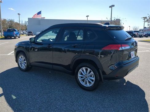 Certified 2024 Toyota Corolla Cross LE image 6