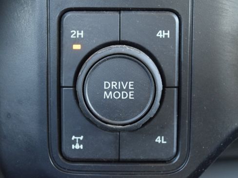 Used 2025 Ford F250 XLT w/ FX4 Off-Road Package image 16