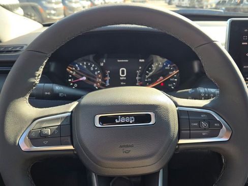 New 2026 Jeep Compass Latitude image 33