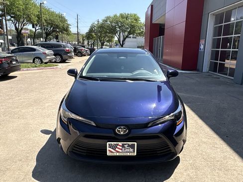 Used 2025 Toyota Corolla LE image 17