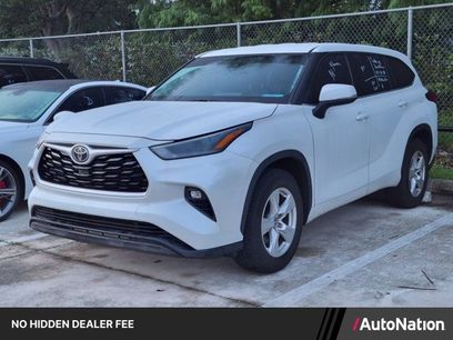 Used 2022 Toyota Highlander LE