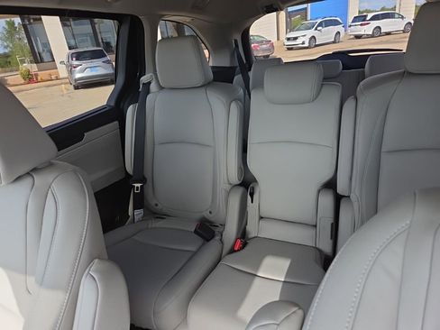 New 2026 Honda Odyssey EX-L image 14