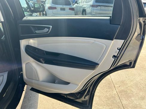 Used 2015 Ford Edge Titanium image 15