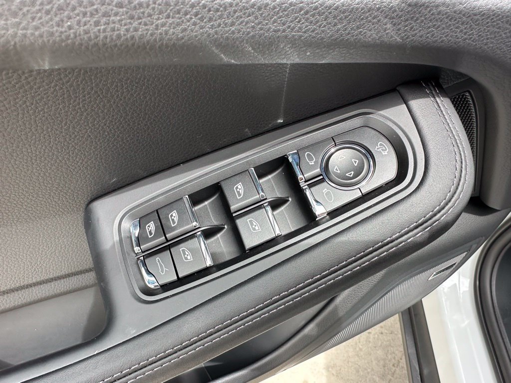 Used 2026 Porsche Macan S AWD/4WD image 22