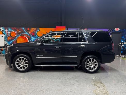 Used 2020 GMC Yukon Denali image 2