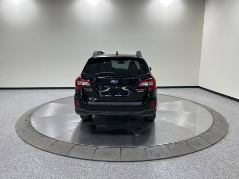 Used 2017 Subaru Outback 2.5i Limited image 7