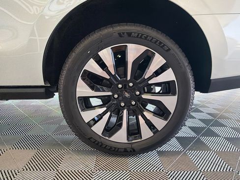 New 2027 Ford Expedition Platinum w/ Driver's Package AWD/4WD image 8