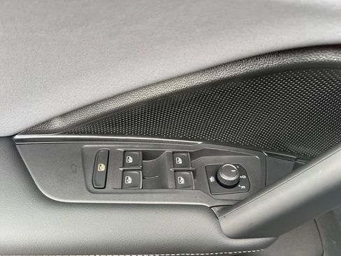 New 2026 Volkswagen Tiguan SE R-Line AWD/4WD image 19