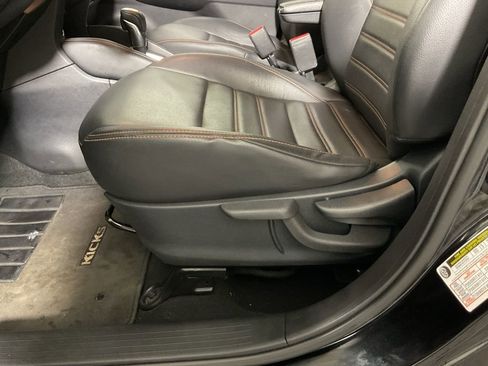 Used 2020 Nissan Kicks SR w/ SR Premium Package image 21