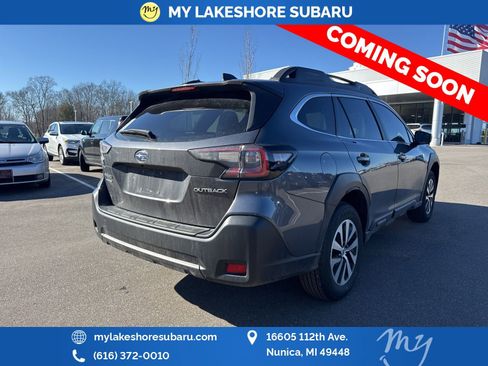 Used 2025 Subaru Outback Premium w/ Popular Package #1A image 10