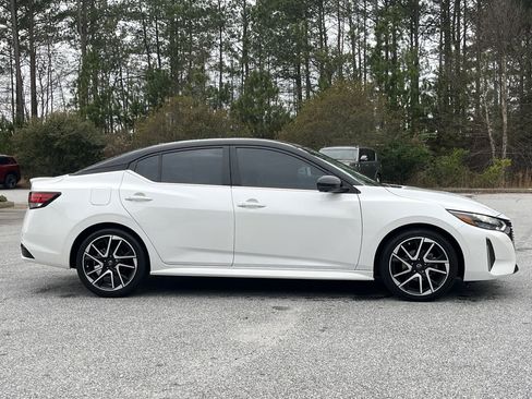 Used 2024 Nissan Sentra SR w/ SR Premium Package image 26