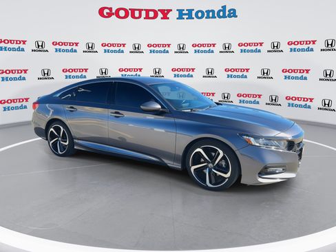 Used 2020 Honda Accord Sport image 2