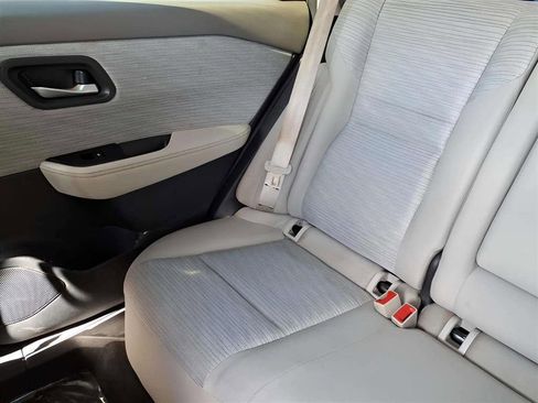 Used 2023 Nissan Rogue SV image 16