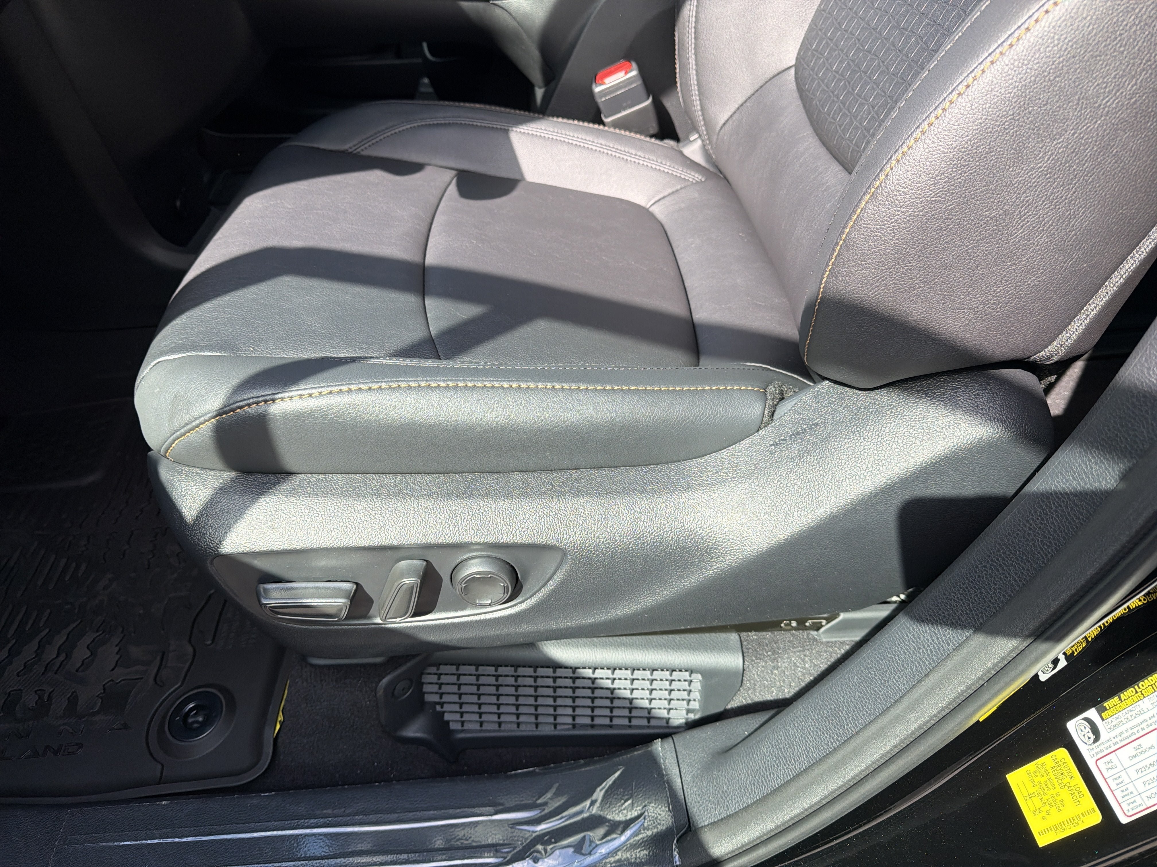 New 2026 Toyota Sienna XLE Woodland Edition AWD/4WD image 9