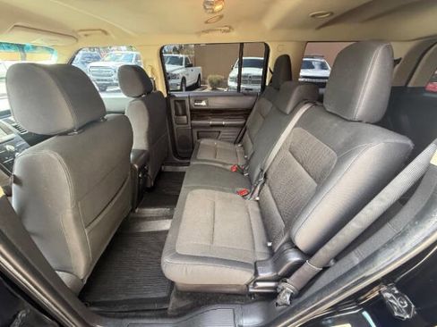 Used 2018 Ford Flex SEL FWD image 17